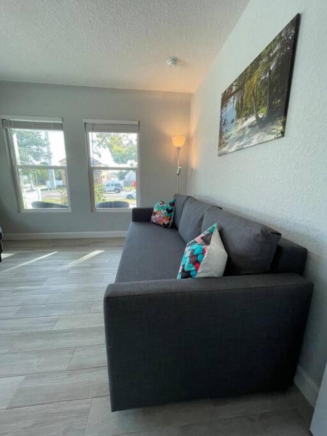세인트피터즈버그 Family House In St Petersburg 아파트 외부 사진