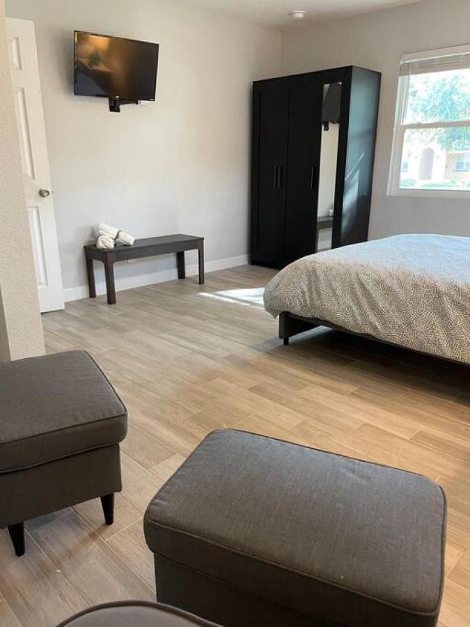 세인트피터즈버그 Family House In St Petersburg 아파트 외부 사진