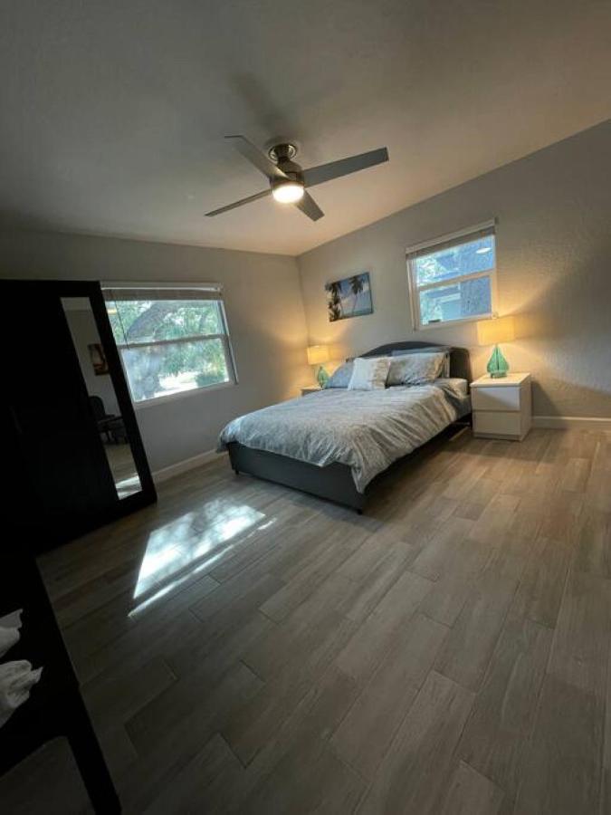 세인트피터즈버그 Family House In St Petersburg 아파트 외부 사진